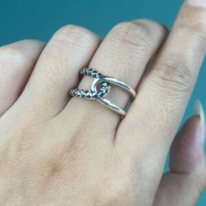 Classic Retro Marcasite Twist Ring